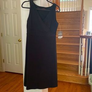 Eddie Bauer Lily Travel Day Dress. Black. NWT